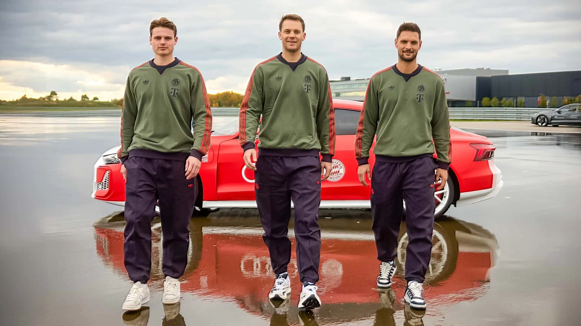 Audi ubergibt neue dienstwagen an fc bayern munchen (2)
